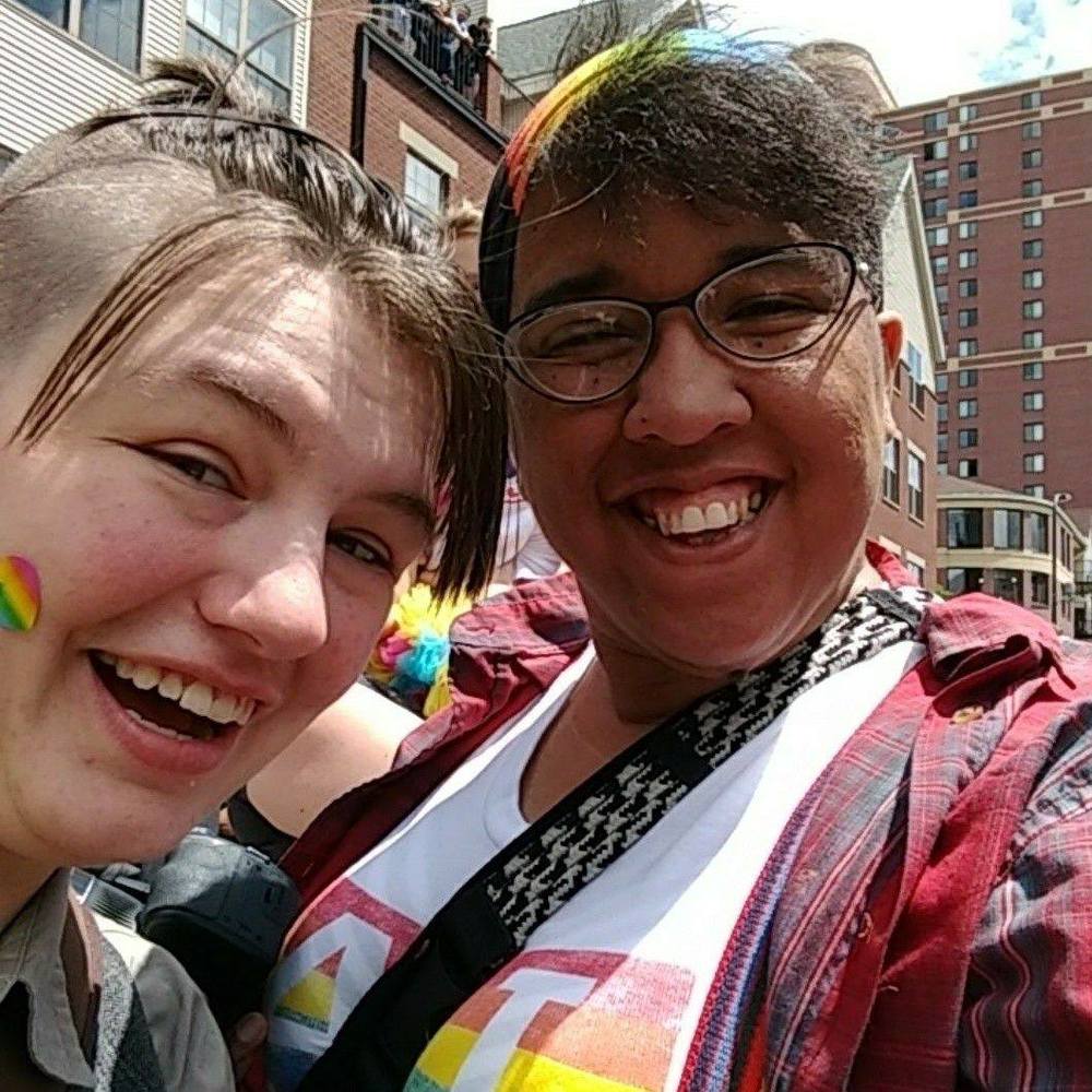 Meet your Posher, Amaris